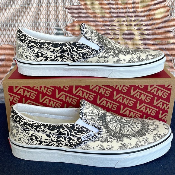 Vans WMNS Classic Slip-0n
(Ouroboros) Black/Tr Wht
VN0A4U38WT8
Sneakers - Picture 4 of 16